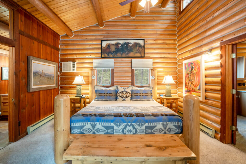 Trapper One Bedroom Luxury Cabin Bedroom