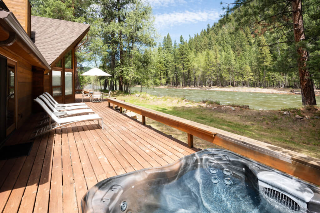 hot tub on cabin porch