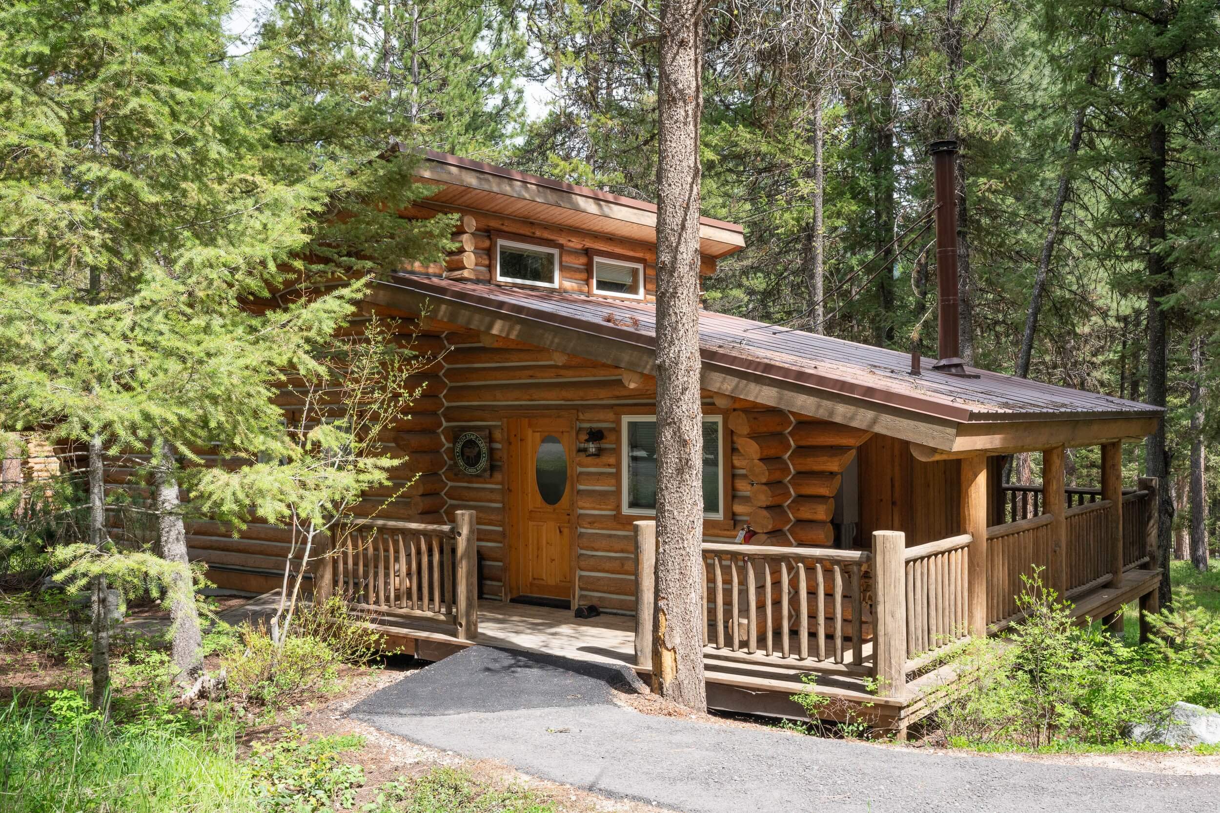 north star guest cabin exterior
