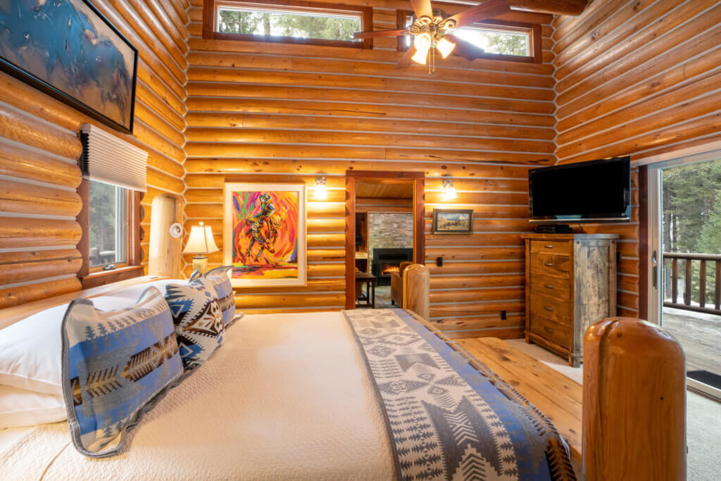 Trapper Cabin Bedroom with King Size bed